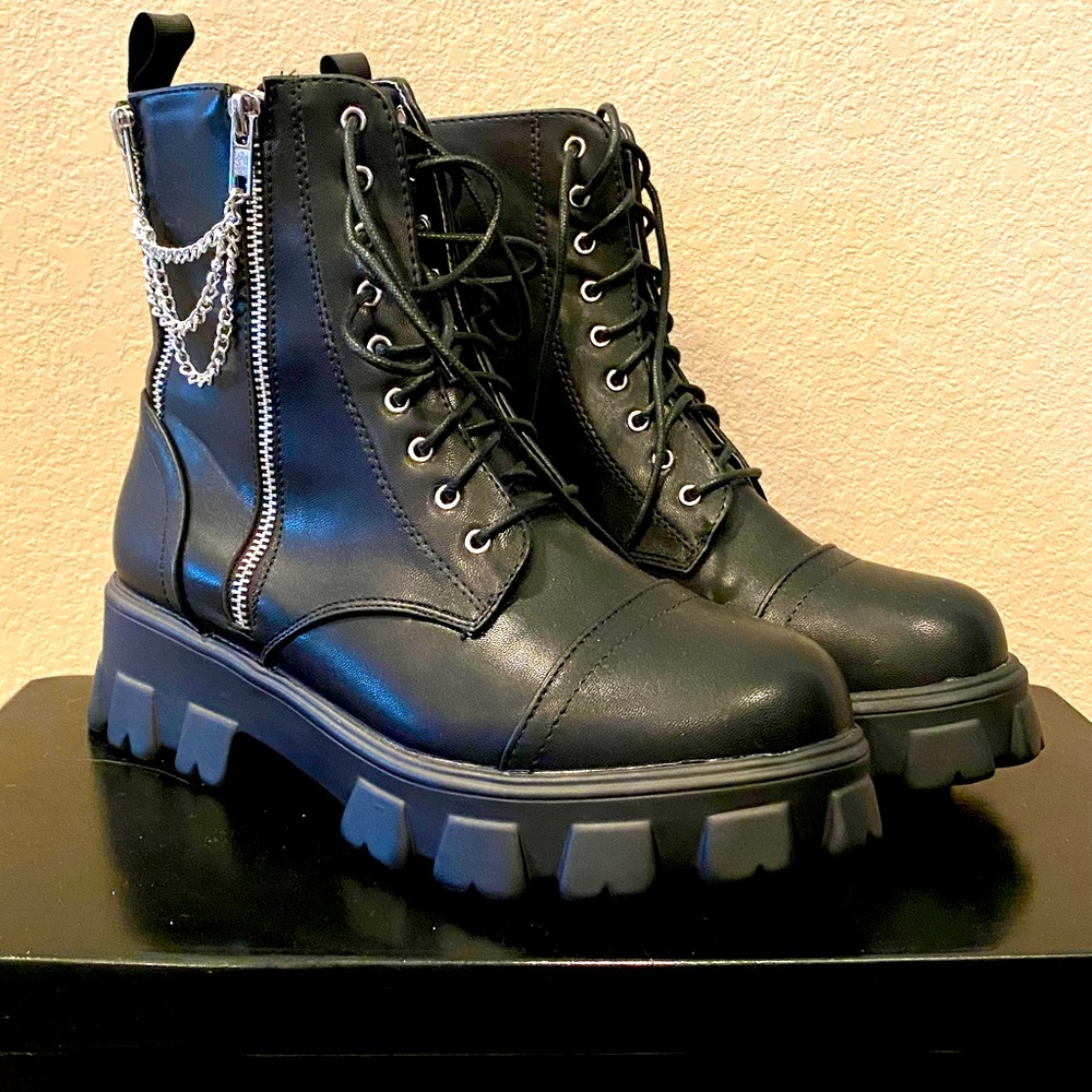 Hot Topic Black Platform Boots